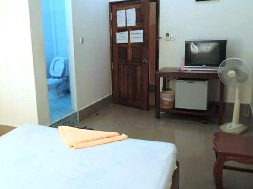Shang Hai Guesthouse Battambang Exteriör bild