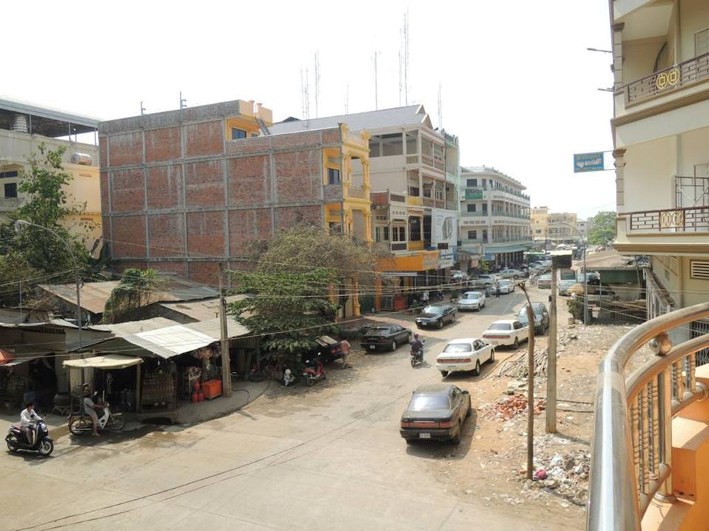 Shang Hai Guesthouse Battambang Exteriör bild