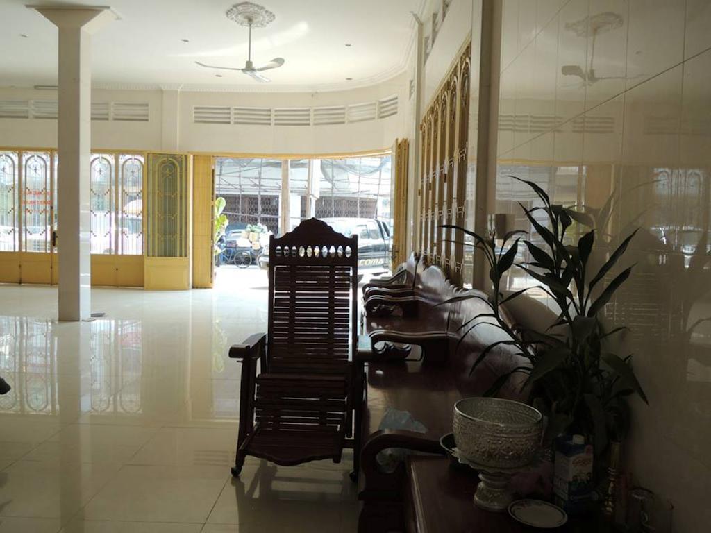 Shang Hai Guesthouse Battambang Exteriör bild