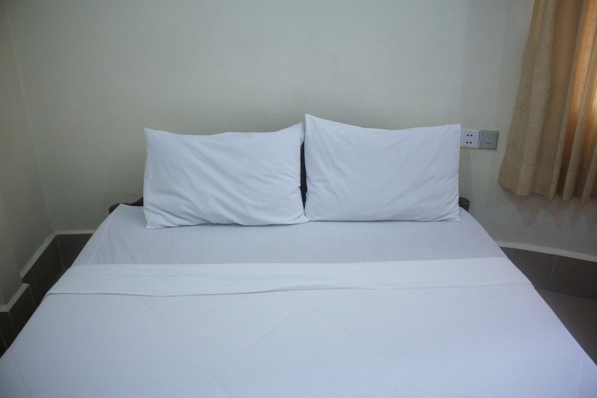 Shang Hai Guesthouse Battambang Exteriör bild