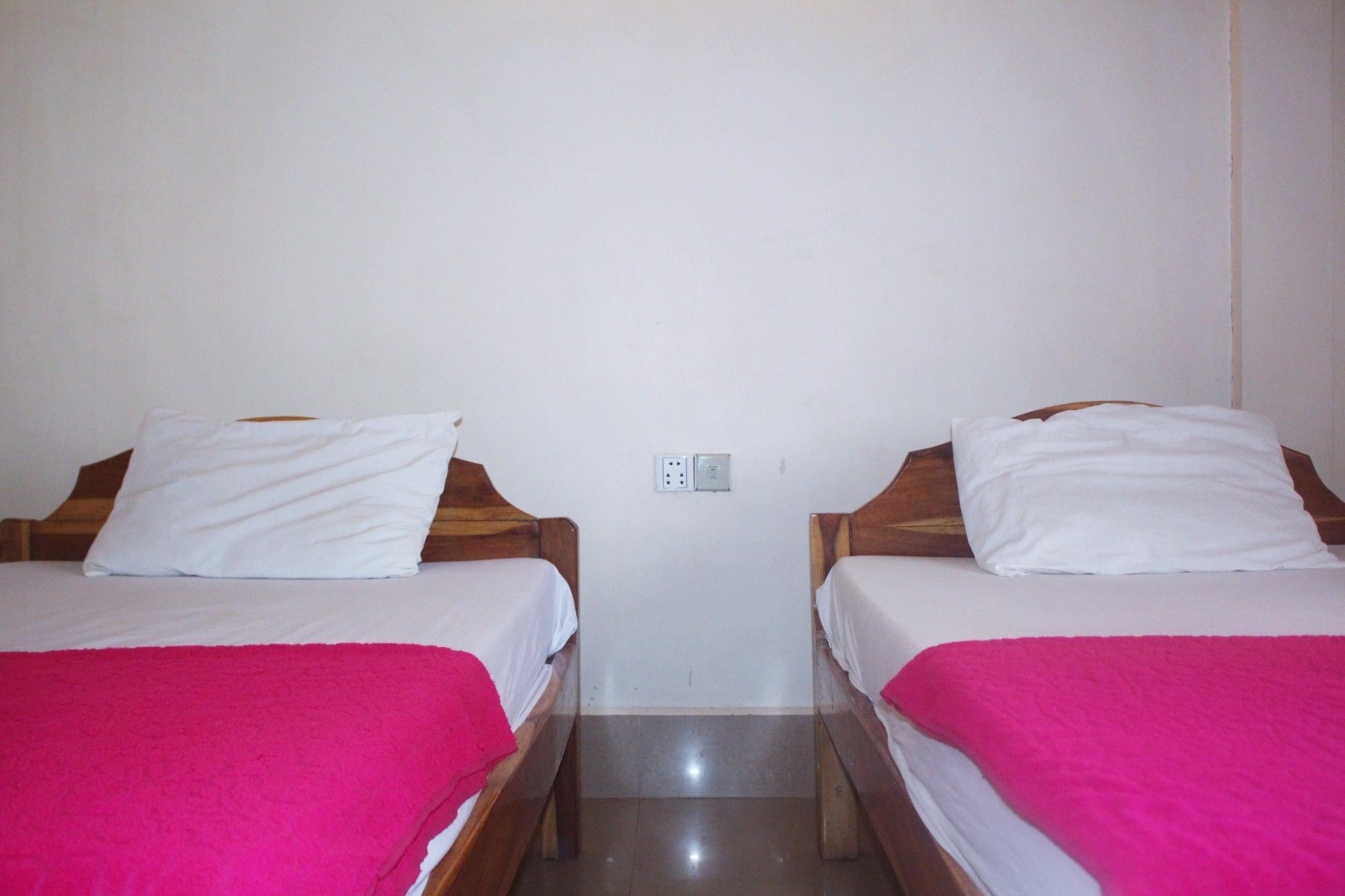 Shang Hai Guesthouse Battambang Exteriör bild