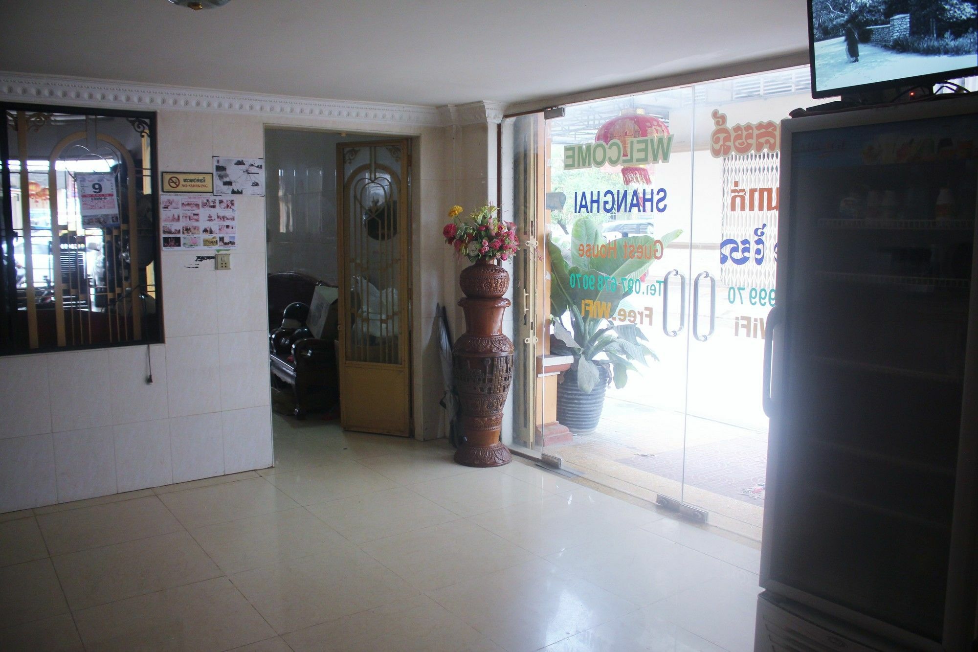 Shang Hai Guesthouse Battambang Exteriör bild