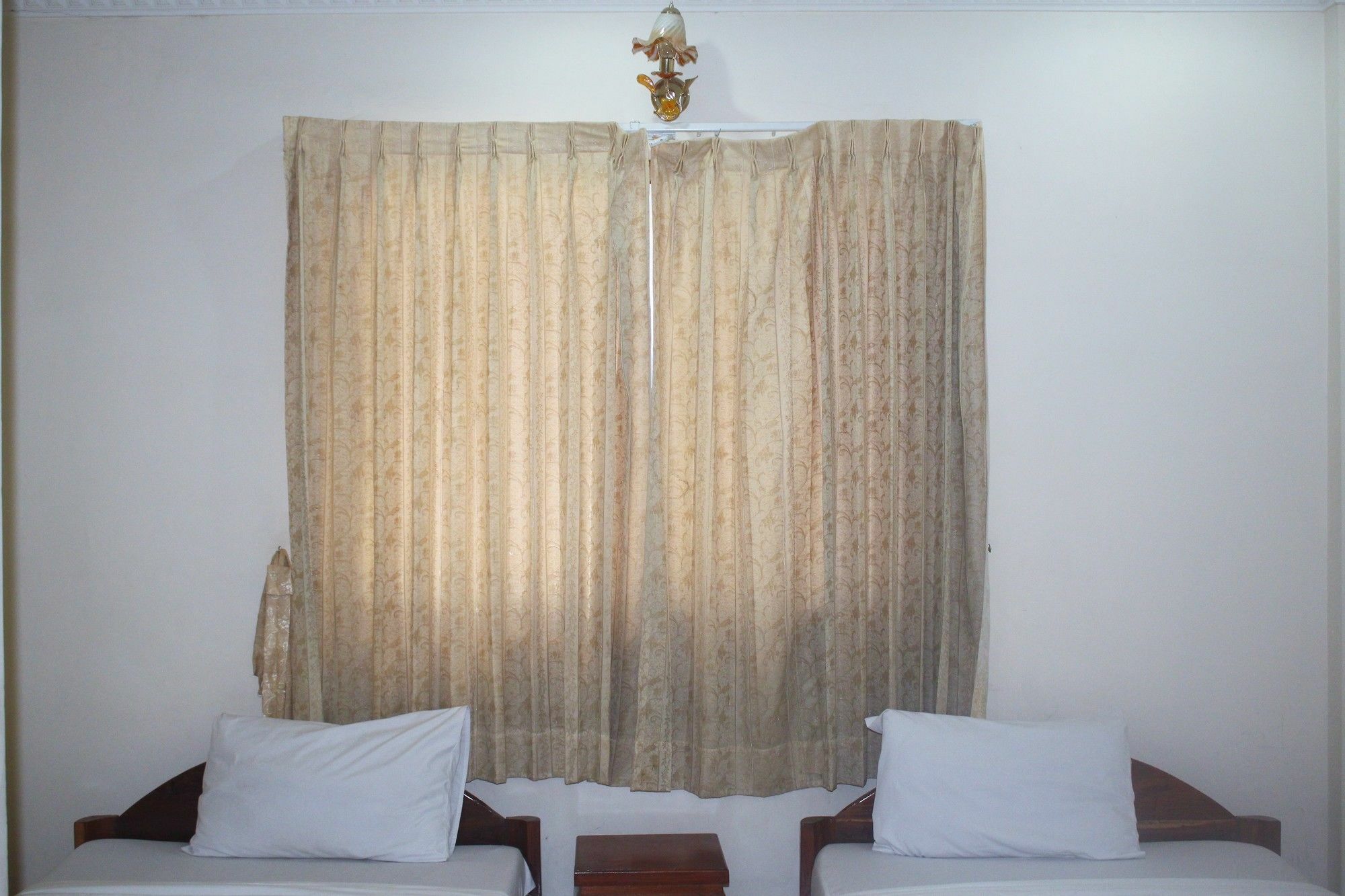 Shang Hai Guesthouse Battambang Exteriör bild