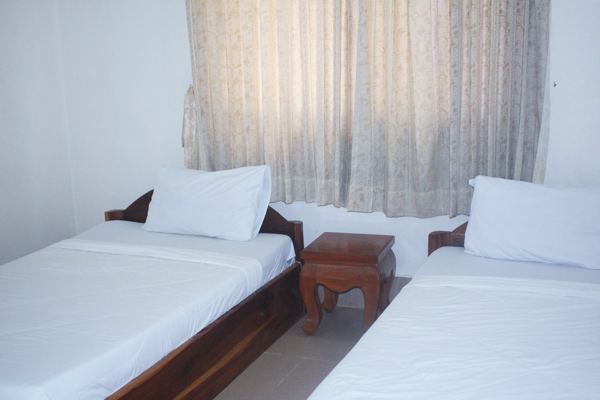 Shang Hai Guesthouse Battambang Exteriör bild