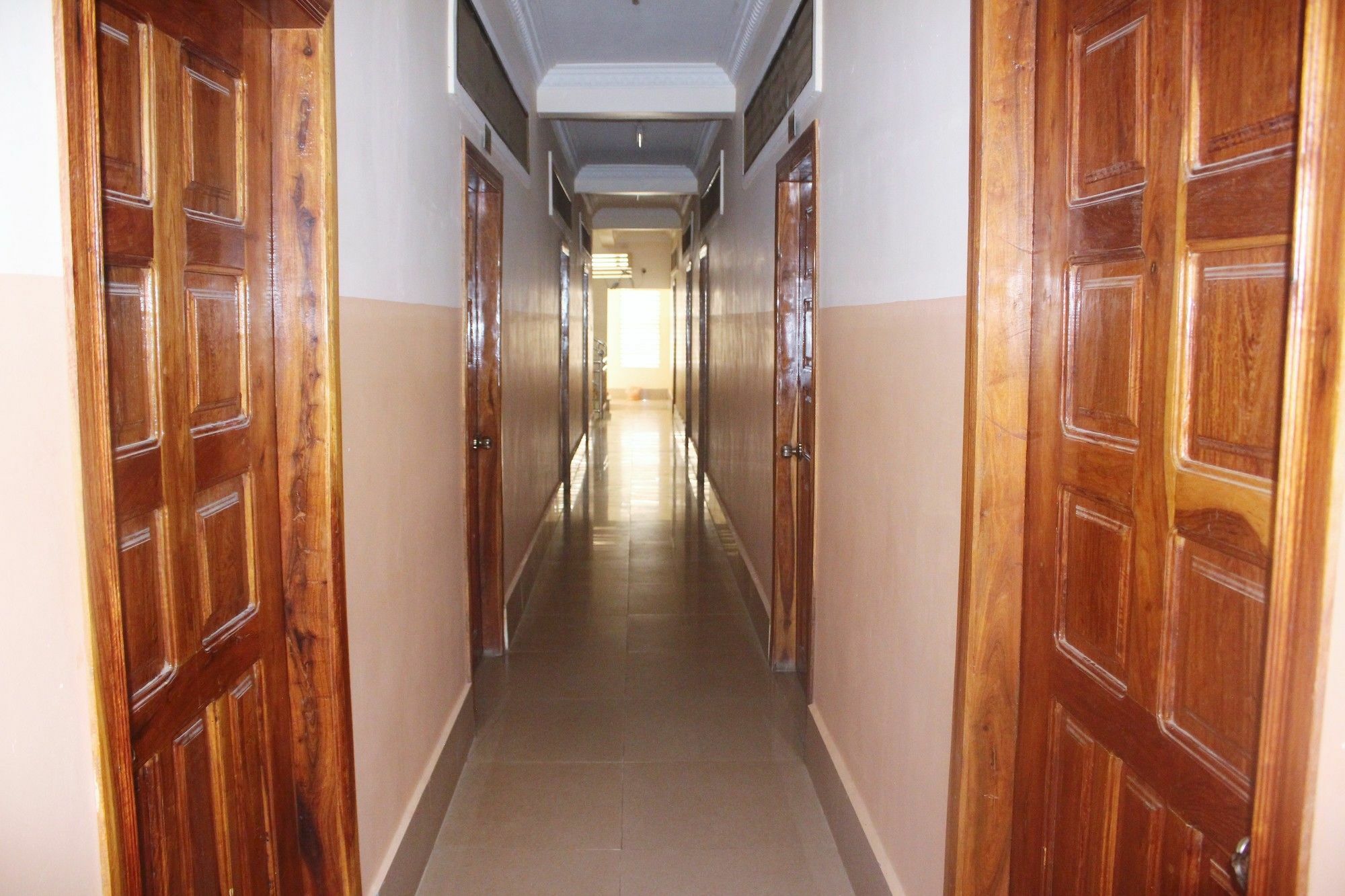 Shang Hai Guesthouse Battambang Exteriör bild