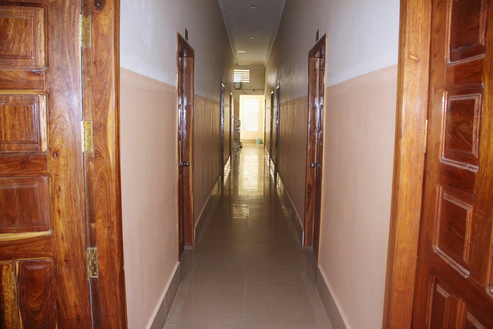 Shang Hai Guesthouse Battambang Exteriör bild