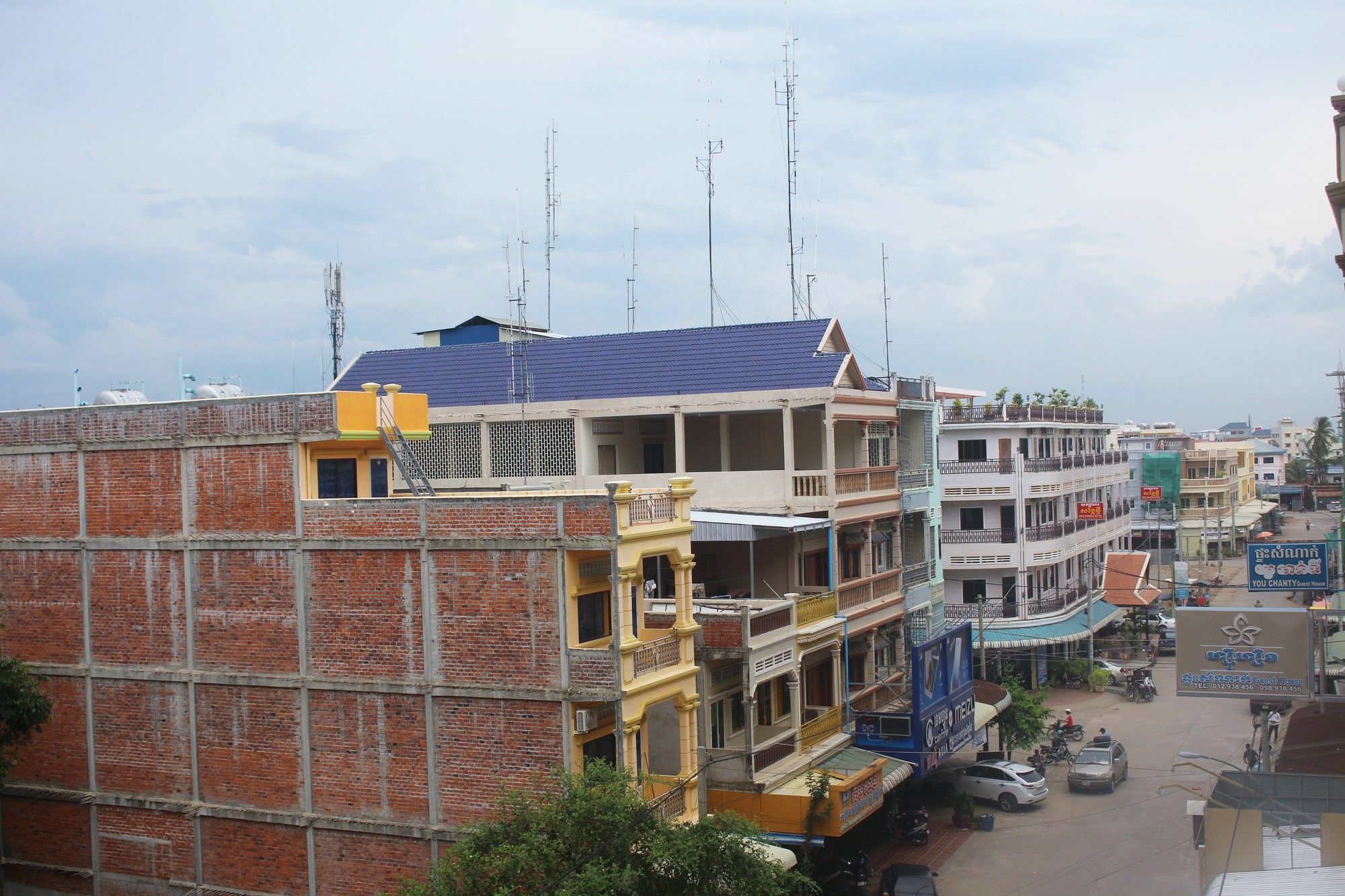 Shang Hai Guesthouse Battambang Exteriör bild