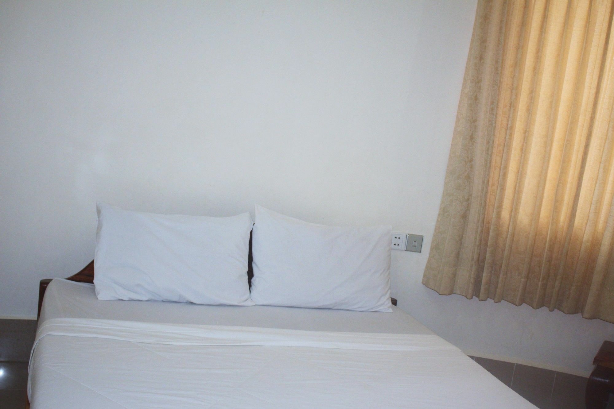 Shang Hai Guesthouse Battambang Exteriör bild